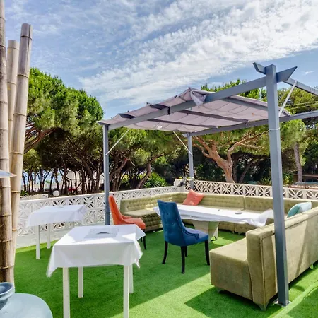 Costa Aparthotel