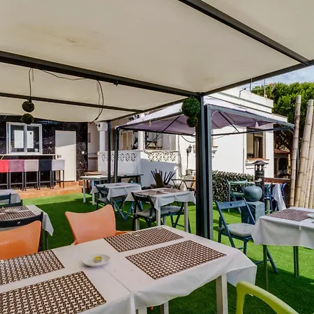 Costa Aparthotel *