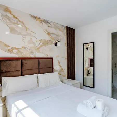 Aparthotel Costa *