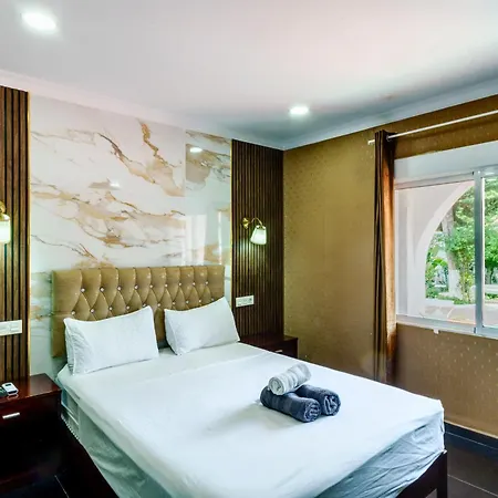 Aparthotel Costa *